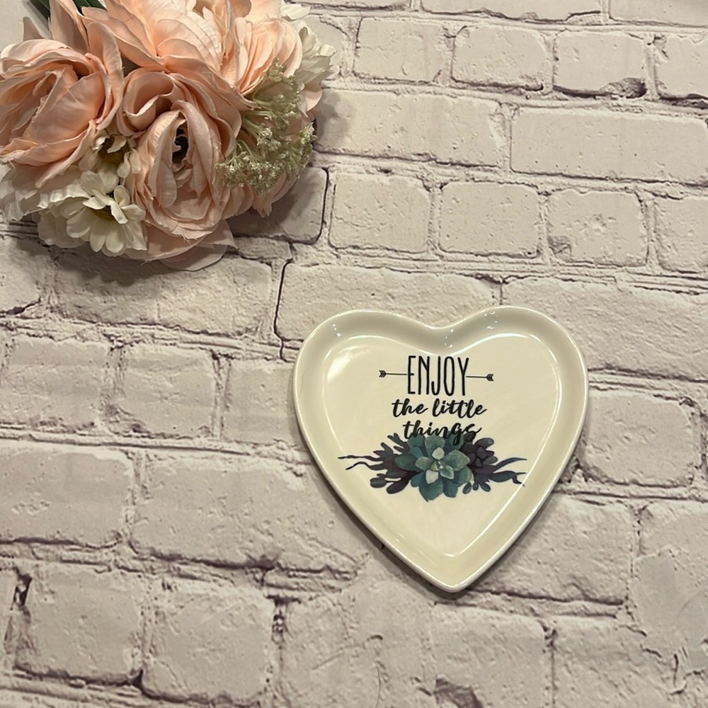 Rue21 Heart Shaped Jewelry Dish